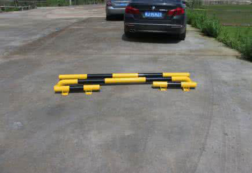 西安减速带厂家.jpg 西安减速带厂家.jpg