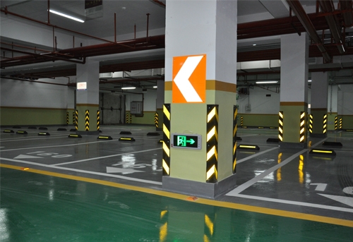 停车场划线.jpg 停车场划线.jpg